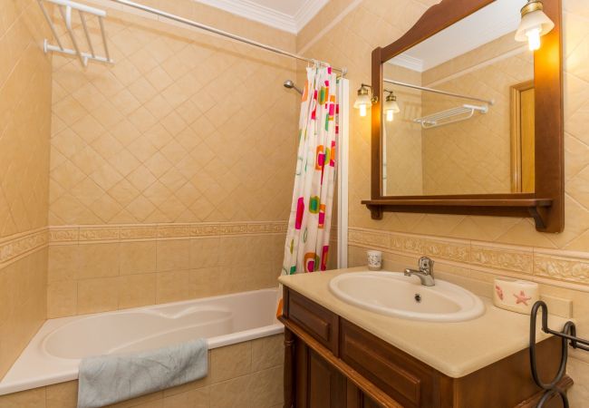 House in Manta Rota - 3 bedroom villa on the 1st line of beach and Wi-Fi by AlgarveManta (20V3) House in Manta Rota - 3 bedroom villa on the 1st line of beach and Wi-Fi by AlgarveManta (20V3)