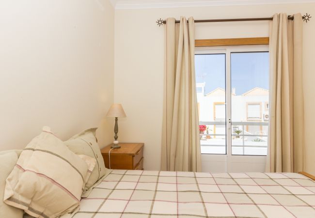 House in Manta Rota - 3 bedroom villa on the 1st line of beach and Wi-Fi by AlgarveManta (20V3) House in Manta Rota - 3 bedroom villa on the 1st line of beach and Wi-Fi by AlgarveManta (20V3)