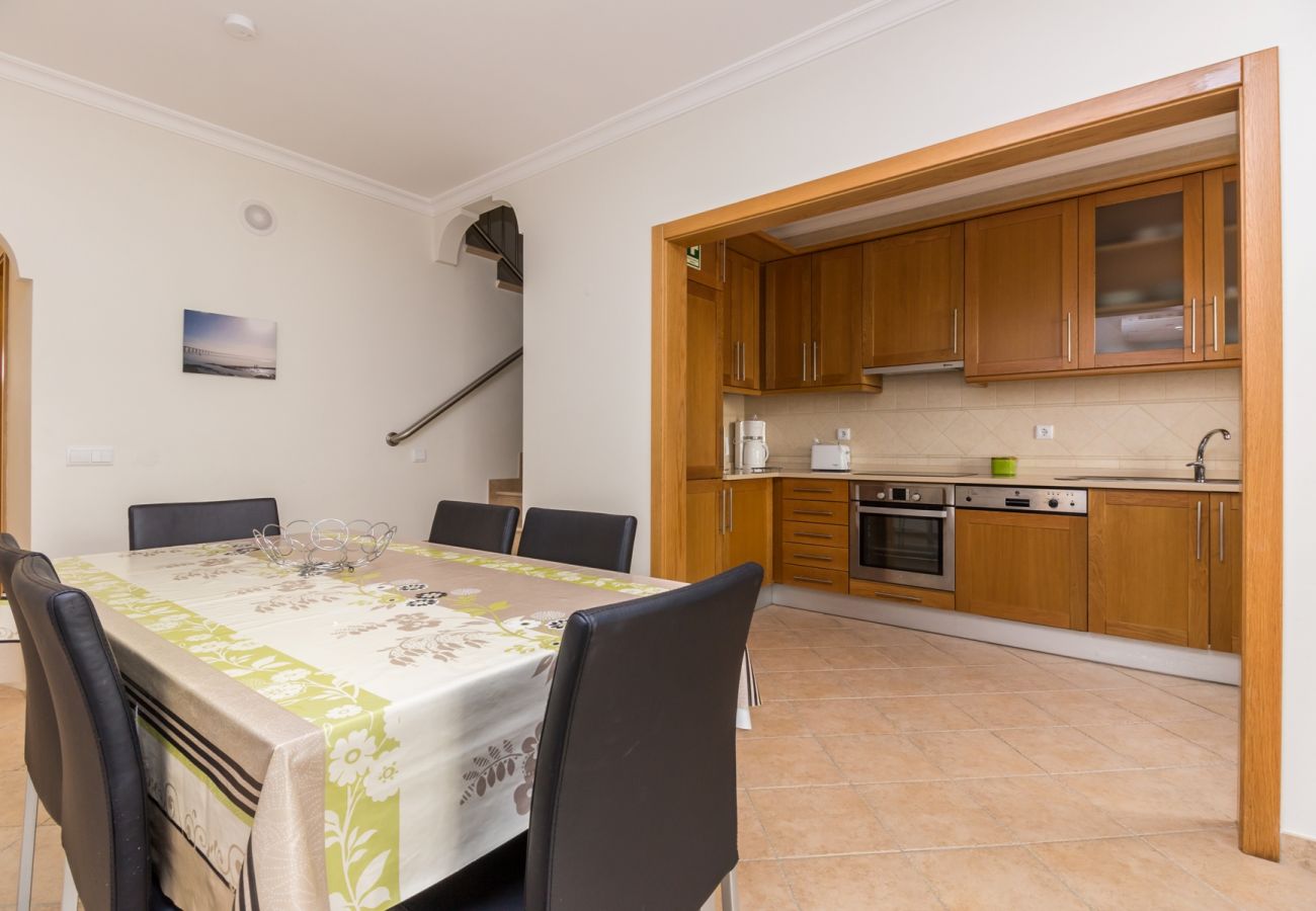 House in Manta Rota - 3 bedroom villa with communal pool and WIFI by AlgarveManta (22V3)