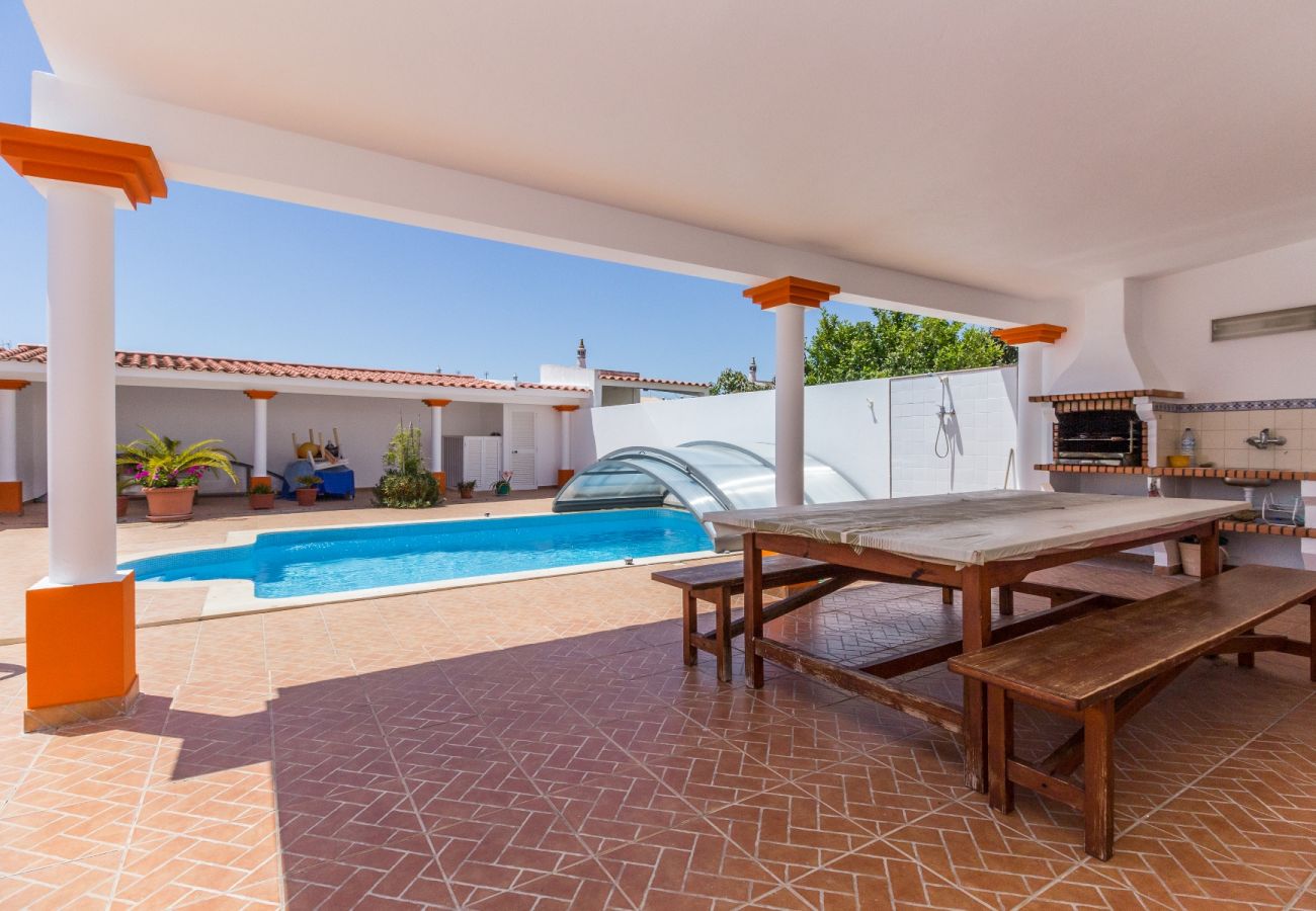 House in Manta Rota - Villa with private pool and patio 800m from the beach by AlgarveManta (9V3)