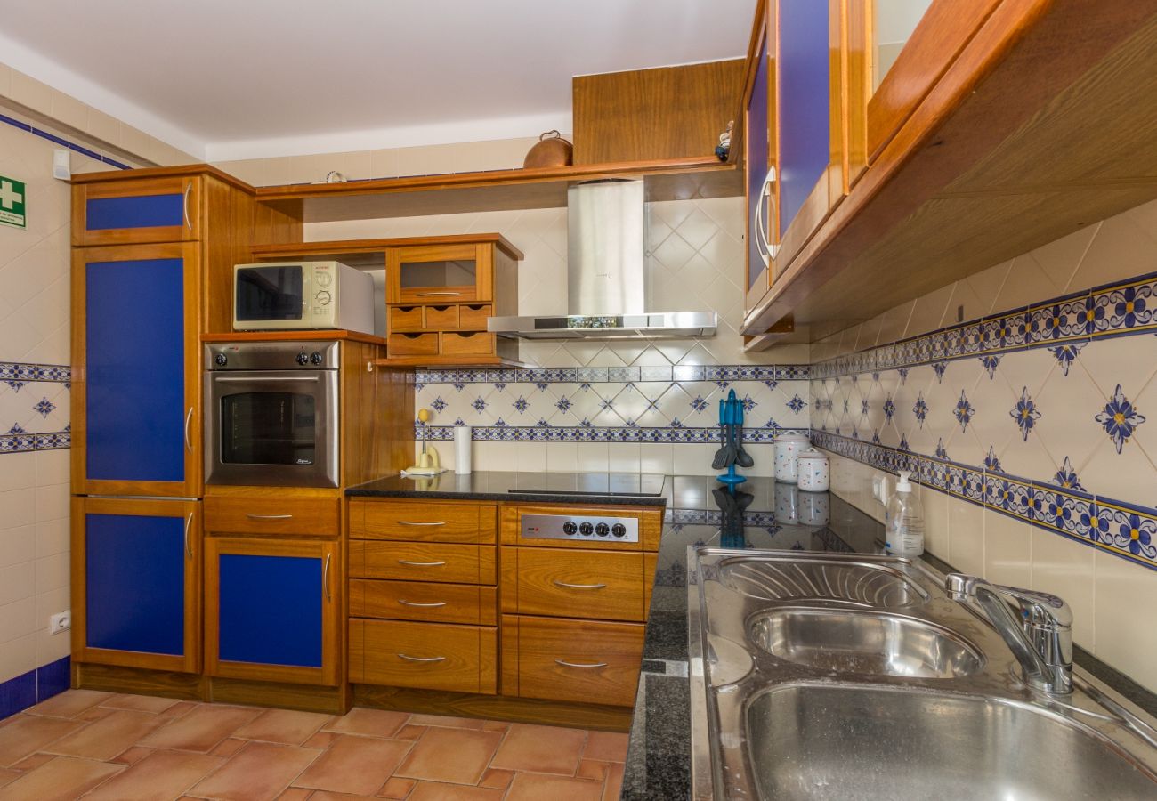 House in Manta Rota - Villa with private pool and patio 800m from the beach by AlgarveManta (9V3)