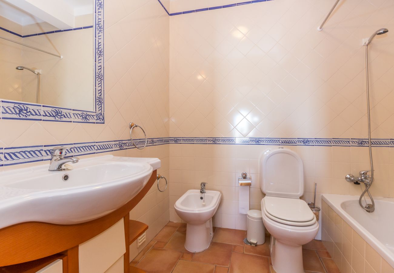 House in Manta Rota - Villa with private pool and patio 800m from the beach by AlgarveManta (9V3)