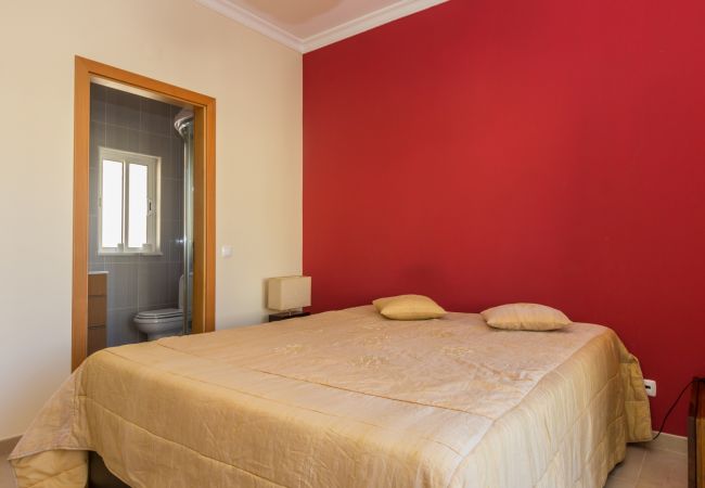 Terraced House in Manta Rota - 3 bedroom villa with private pool and Wi-Fi by AlgarveManta (25V3) Terraced House in Manta Rota - 3 bedroom villa with private pool and Wi-Fi by AlgarveManta (25V3)