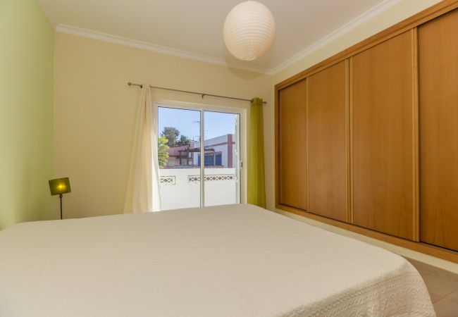 Terraced House in Manta Rota - 3 bedroom villa with private pool and Wi-Fi by AlgarveManta (25V3) Terraced House in Manta Rota - 3 bedroom villa with private pool and Wi-Fi by AlgarveManta (25V3)