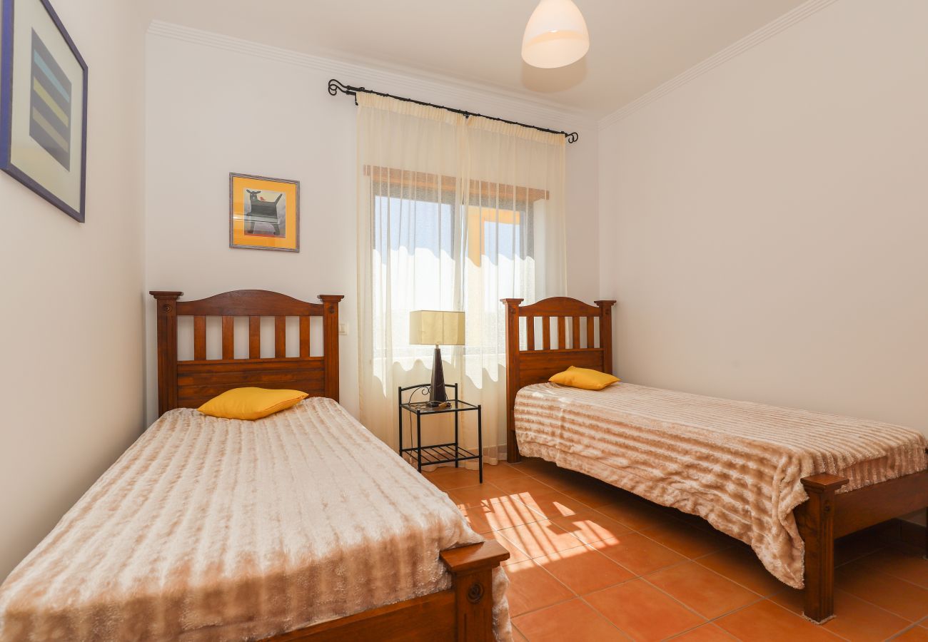 Residence in Manta Rota - House in condominium with swimming pool 650m from the beach by AlgarveManta (51V3)