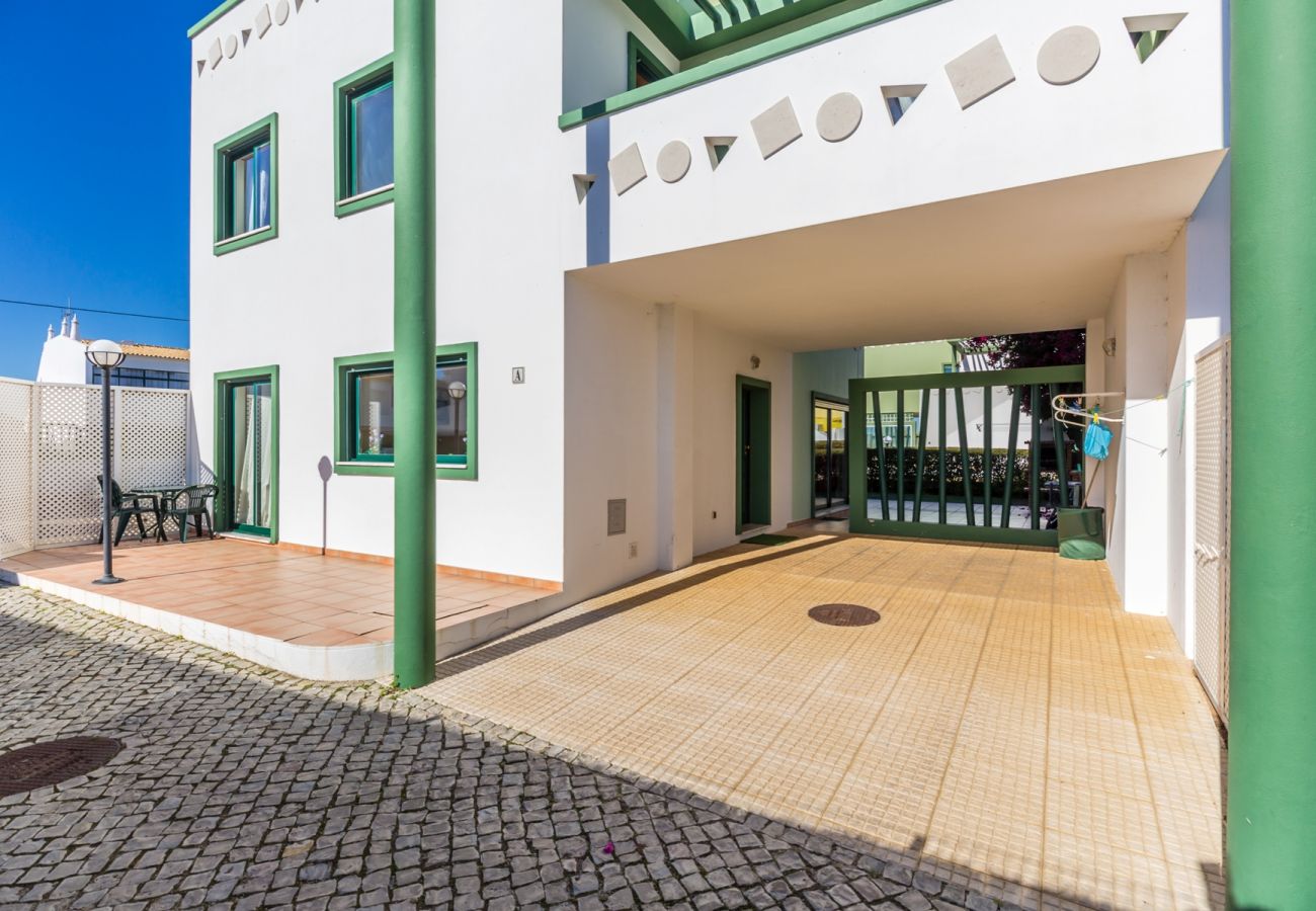 Residence in Manta Rota - House in condominium with swimming pool 650m from the beach by AlgarveManta (52V3)