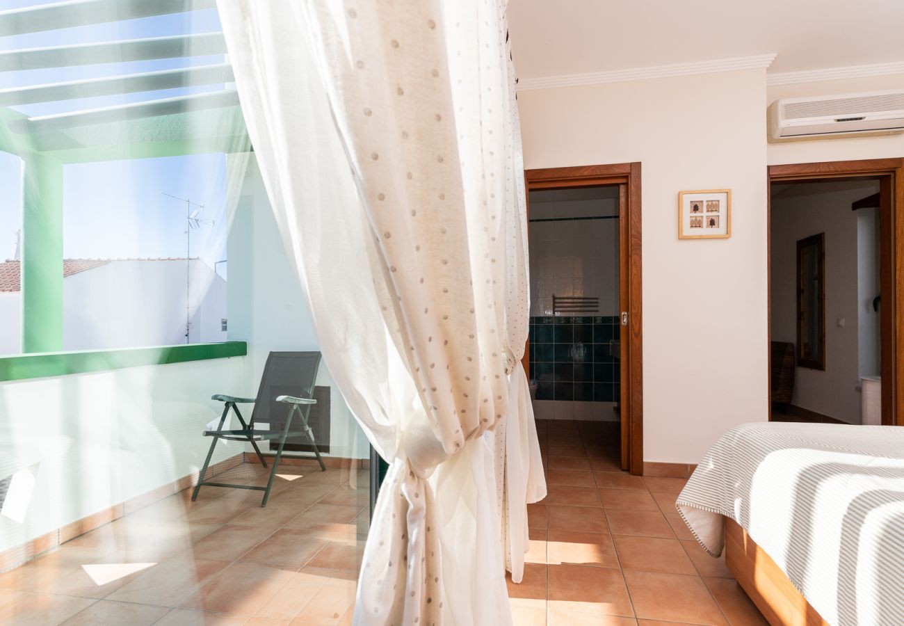 Residence in Manta Rota - House in condominium with swimming pool 650m from the beach by AlgarveManta (52V3)