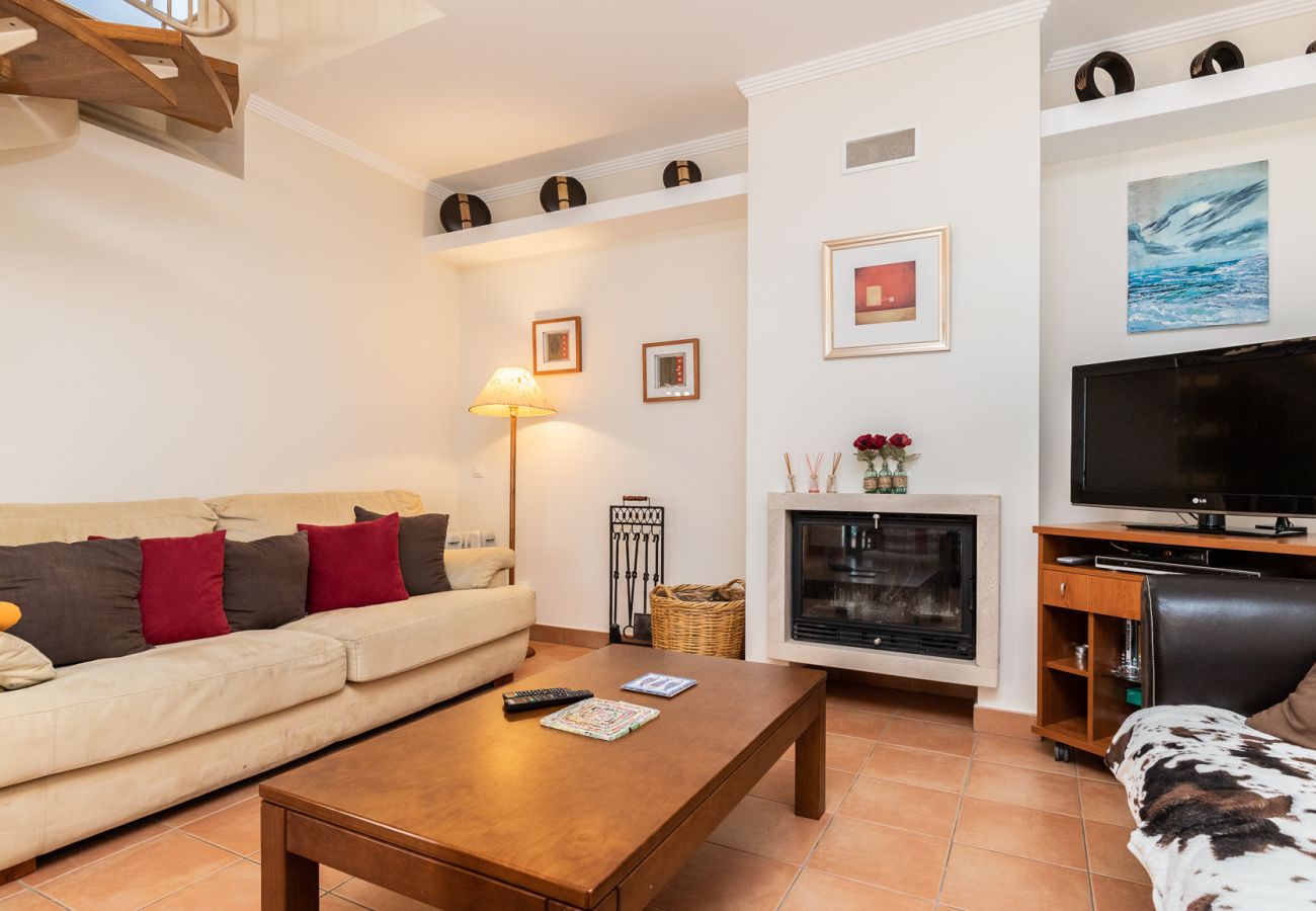Residence in Manta Rota - House in condominium with swimming pool 650m from the beach by AlgarveManta (52V3)