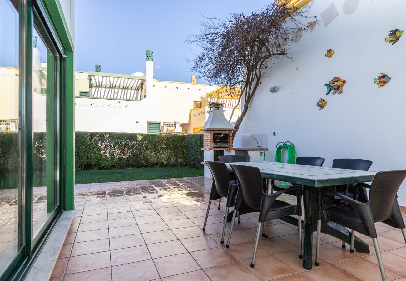 Residence in Manta Rota - House in condominium with swimming pool 650m from the beach by AlgarveManta (52V3)