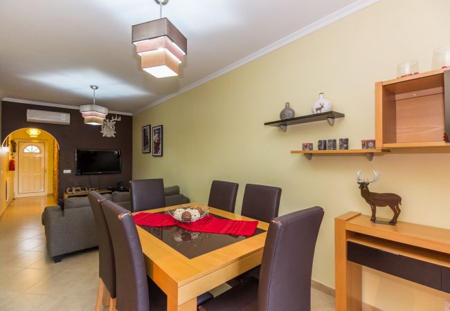 House in Manta Rota - 3 bedroom villa with patio and WIFI by AlgarveManta (55V3) House in Manta Rota - 3 bedroom villa with patio and WIFI by AlgarveManta (55V3)