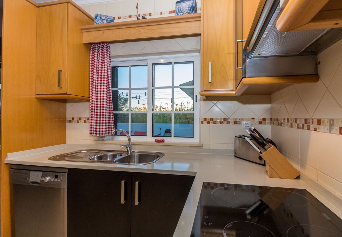 House in Manta Rota - 3 bedroom villa with patio and WIFI by AlgarveManta (55V3)