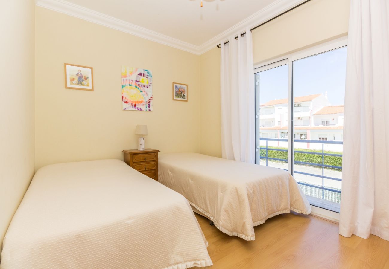 House in Manta Rota - Villa with 4 bedrooms and swimming pool with WIFI 300m from the beach by AlgarveManta (5V4)