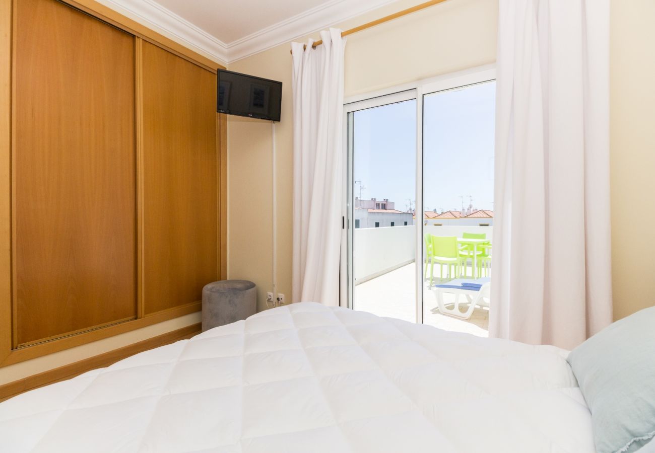 House in Manta Rota - Villa with 4 bedrooms and swimming pool with WIFI 300m from the beach by AlgarveManta (5V4)