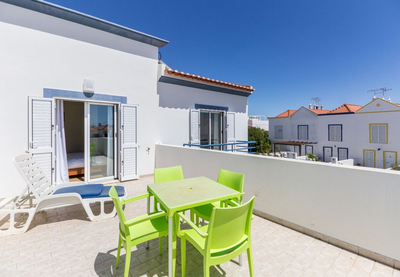 House in Manta Rota - Villa with 4 bedrooms and swimming pool with WIFI 300m from the beach by AlgarveManta (5V4)