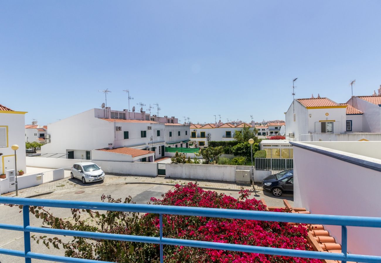 House in Manta Rota - Villa with 4 bedrooms and swimming pool with WIFI 300m from the beach by AlgarveManta (5V4)