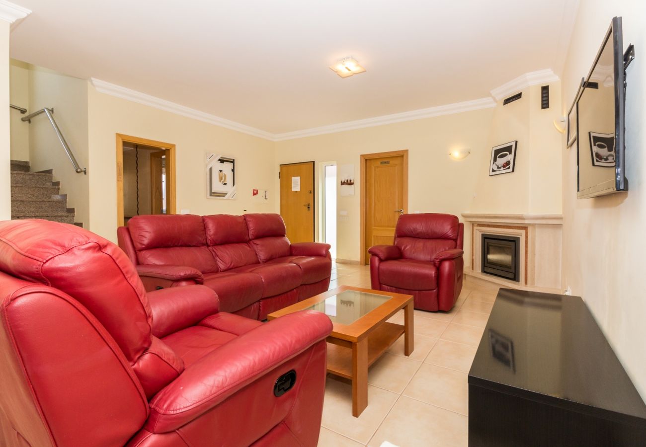 House in Manta Rota - Villa with 4 bedrooms and swimming pool with WIFI 300m from the beach by AlgarveManta (5V4)