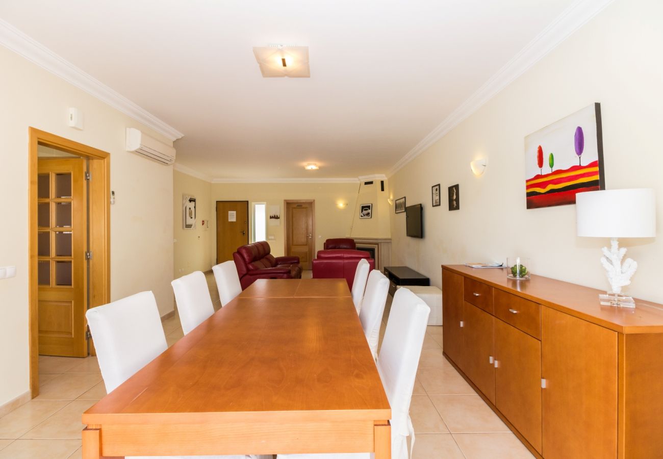House in Manta Rota - Villa with 4 bedrooms and swimming pool with WIFI 300m from the beach by AlgarveManta (5V4)