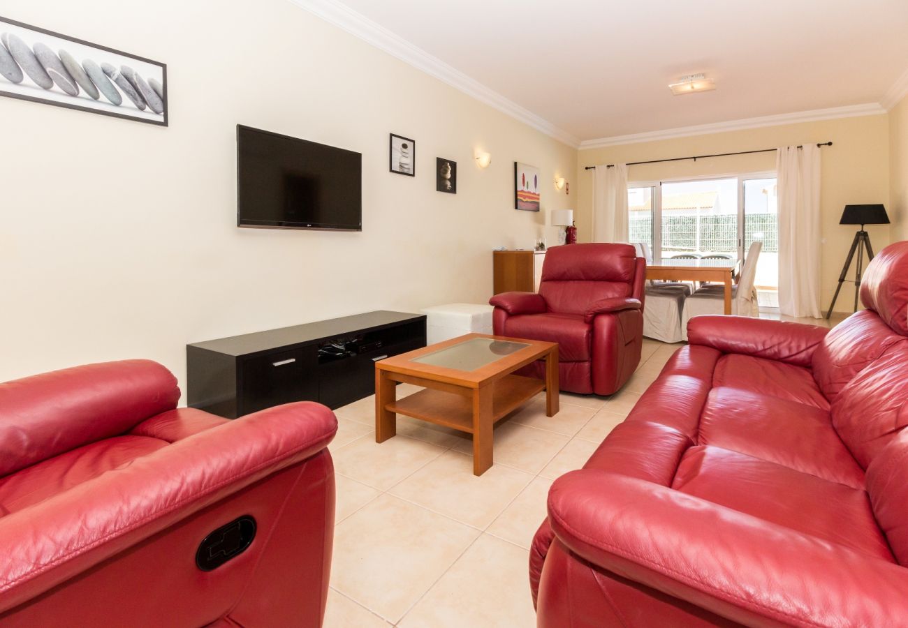 House in Manta Rota - Villa with 4 bedrooms and swimming pool with WIFI 300m from the beach by AlgarveManta (5V4)