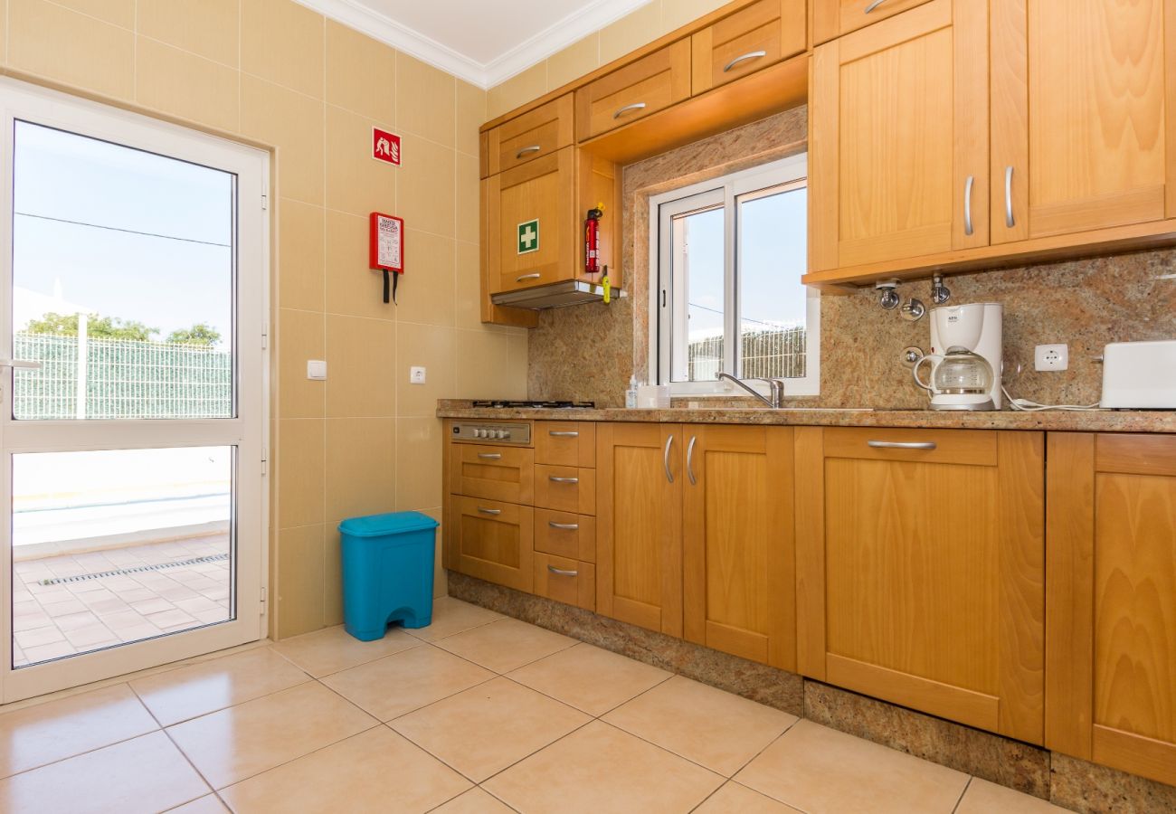 House in Manta Rota - Villa with 4 bedrooms and swimming pool with WIFI 300m from the beach by AlgarveManta (5V4)