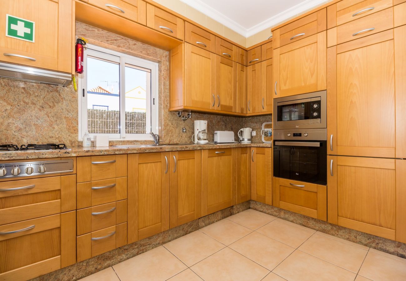 House in Manta Rota - Villa with 4 bedrooms and swimming pool with WIFI 300m from the beach by AlgarveManta (5V4)