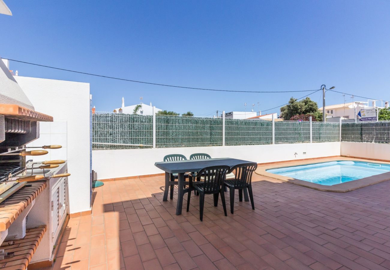 House in Manta Rota - Villa with 4 bedrooms and swimming pool with WIFI 300m from the beach by AlgarveManta (5V4)