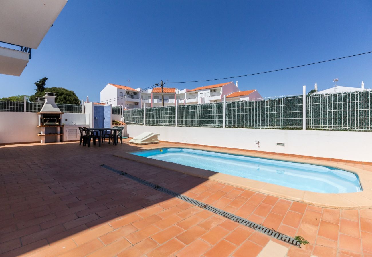House in Manta Rota - Villa with 4 bedrooms and swimming pool with WIFI 300m from the beach by AlgarveManta (5V4)