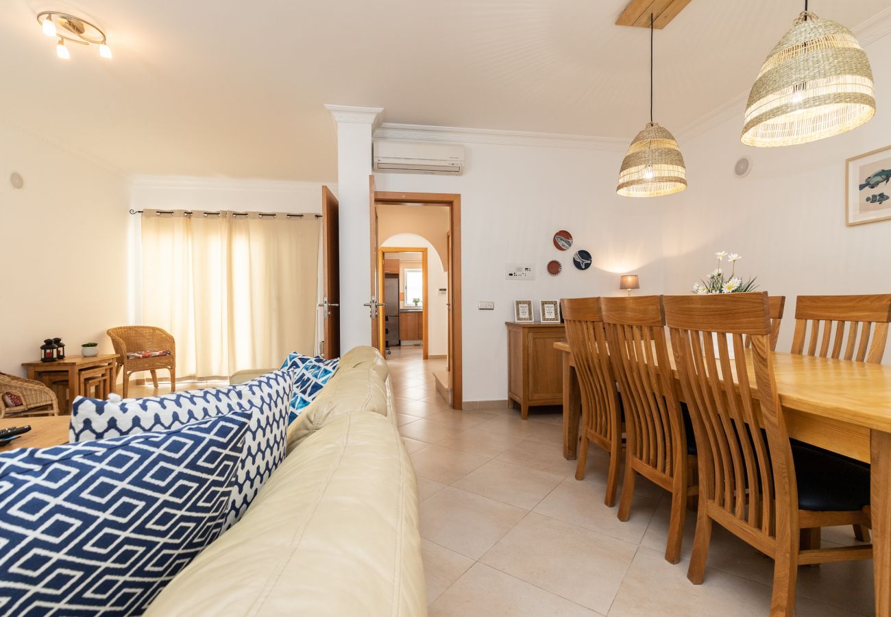 Residence in Manta Rota - 4 bedroom villa in condominium with swimming pool by AlgarveManta (16V4)