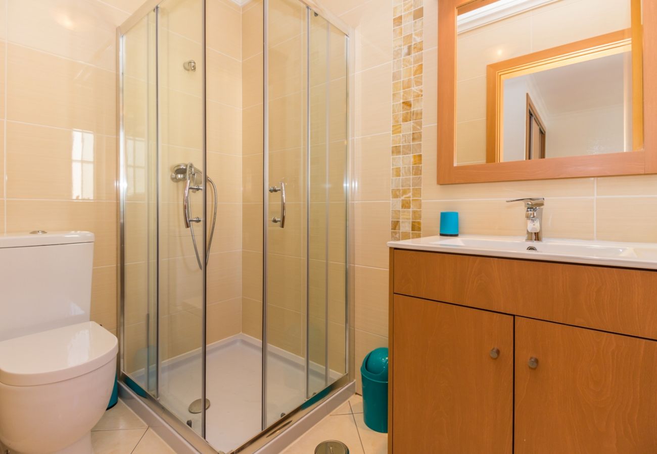 Residence in Manta Rota - 3 bedroom villa with shared pool by AlgarveManta (1V3)