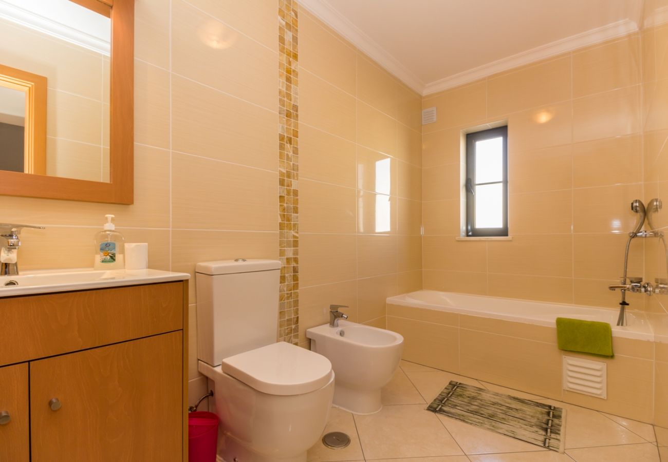 Residence in Manta Rota - 3 bedroom villa with shared pool by AlgarveManta (1V3)