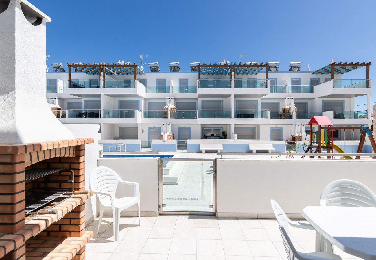 Apartment in Manta Rota - T2 in condominium with pool by AlgarveManta (3T2)