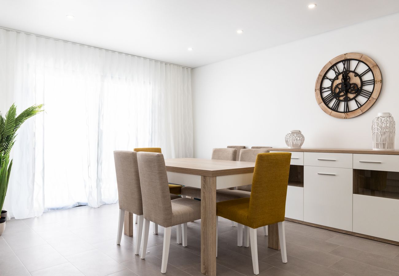 Townhouse in Manta Rota - 4 bedroom villa with pool and in a condominium by AlgarveManta (6V4)