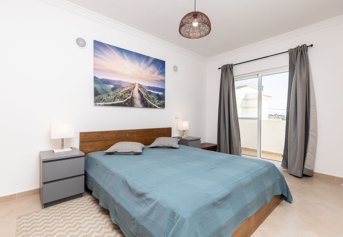 Residence in Manta Rota - 4 bedroom villa in condominium with pool and WIFI by AlgarveManta (8V4)