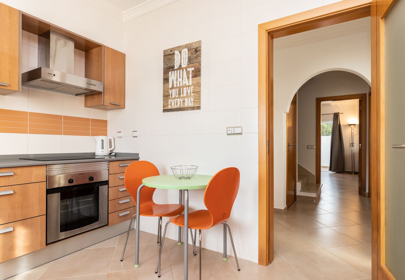 Residence in Manta Rota - 4 bedroom villa in condominium with pool and WIFI by AlgarveManta (8V4)