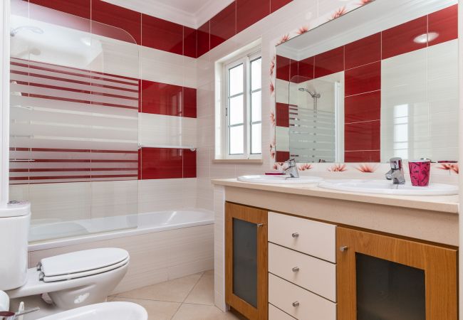 Terraced House in Manta Rota - 4 bedroom villa in condominium with swimming pool by AlgarveManta (9V4) Terraced House in Manta Rota - 4 bedroom villa in condominium with swimming pool by AlgarveManta (9V4)