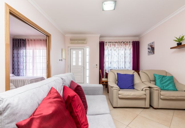 Terraced House in Manta Rota - 4 bedroom villa in condominium with swimming pool by AlgarveManta (9V4) Terraced House in Manta Rota - 4 bedroom villa in condominium with swimming pool by AlgarveManta (9V4)