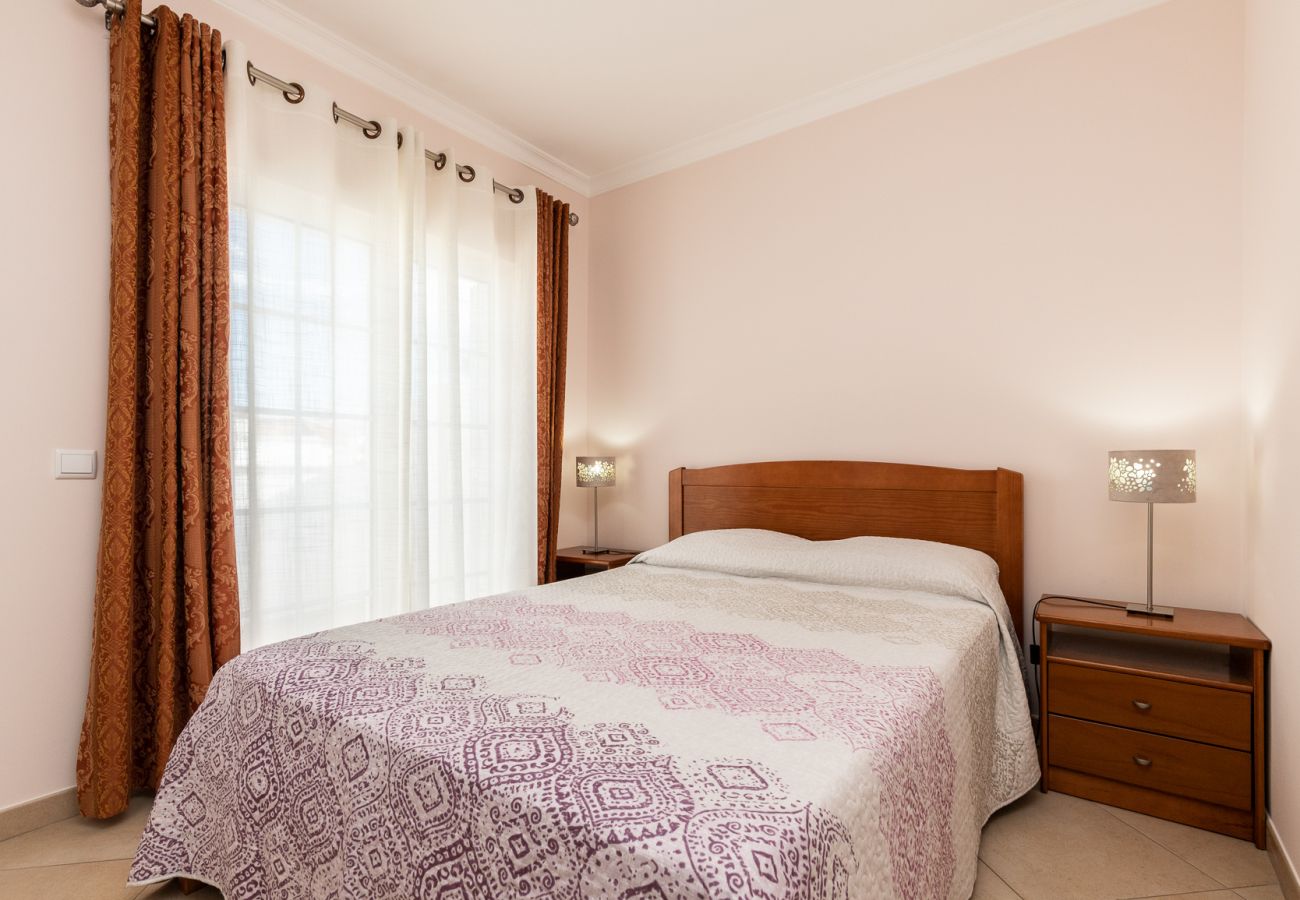 Townhouse in Manta Rota - 4 bedroom villa in condominium with swimming pool by AlgarveManta (9V4)