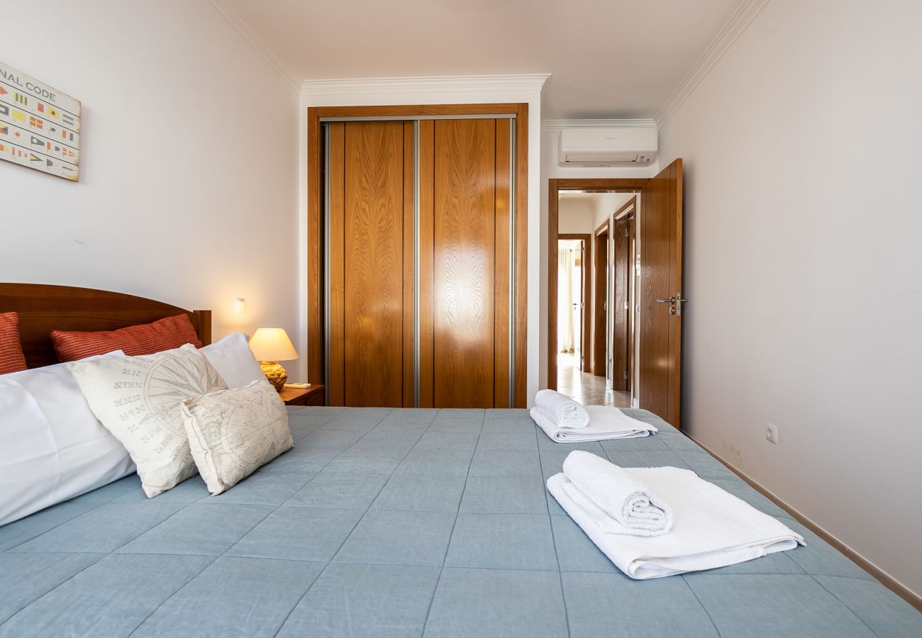Townhouse in Manta Rota - 3 bedroom villa 50 metres from the beach with patio by AlgarveManta (15V3)