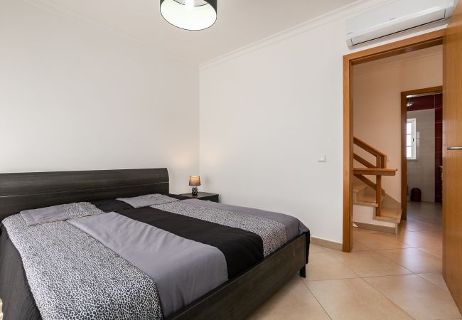 Terraced House in Manta Rota - 3 bedroom villa in condominium with pool by AlgarveManta (3V3) Terraced House in Manta Rota - 3 bedroom villa in condominium with pool by AlgarveManta (3V3)