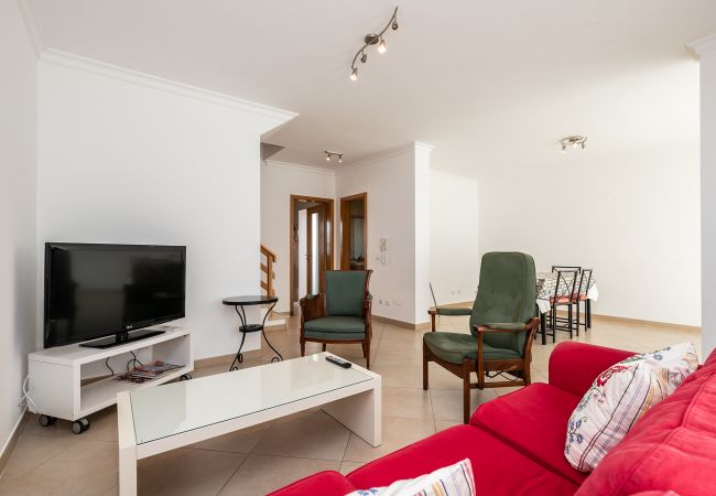 Terraced House in Manta Rota - 3 bedroom villa in condominium with pool by AlgarveManta (3V3) Terraced House in Manta Rota - 3 bedroom villa in condominium with pool by AlgarveManta (3V3)