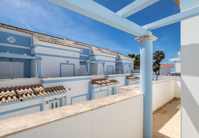Terraced House in Manta Rota - 3 bedroom villa in condominium with pool by AlgarveManta (3V3) Terraced House in Manta Rota - 3 bedroom villa in condominium with pool by AlgarveManta (3V3)