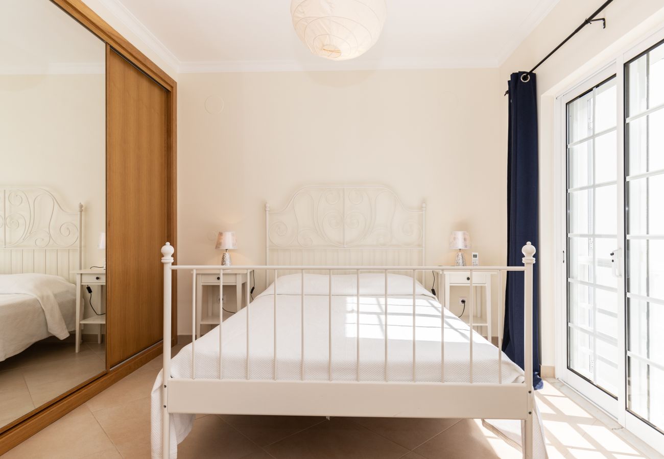 Townhouse in Manta Rota - 4 bedroom villa with patio by AlgarveManta (2V4)