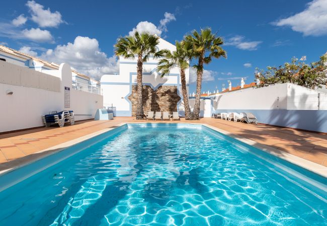  in Manta Rota - 3 bedroom villa in condominium with pool by AlgarveManta (19V3)