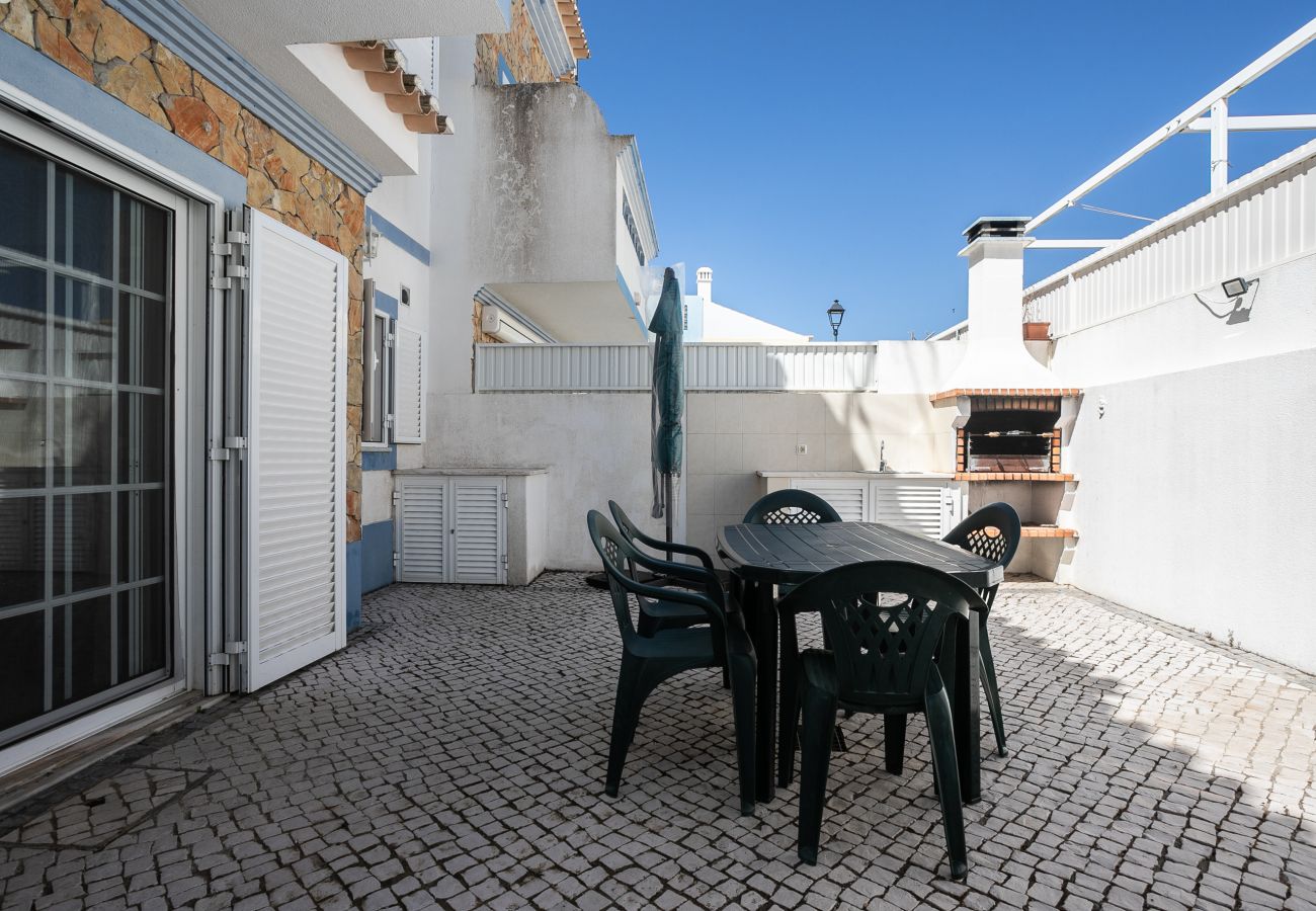 Villa in Manta Rota - 4-bedroom villa with patio, barbecue and air conditioning by AlgarveManta (11V4)