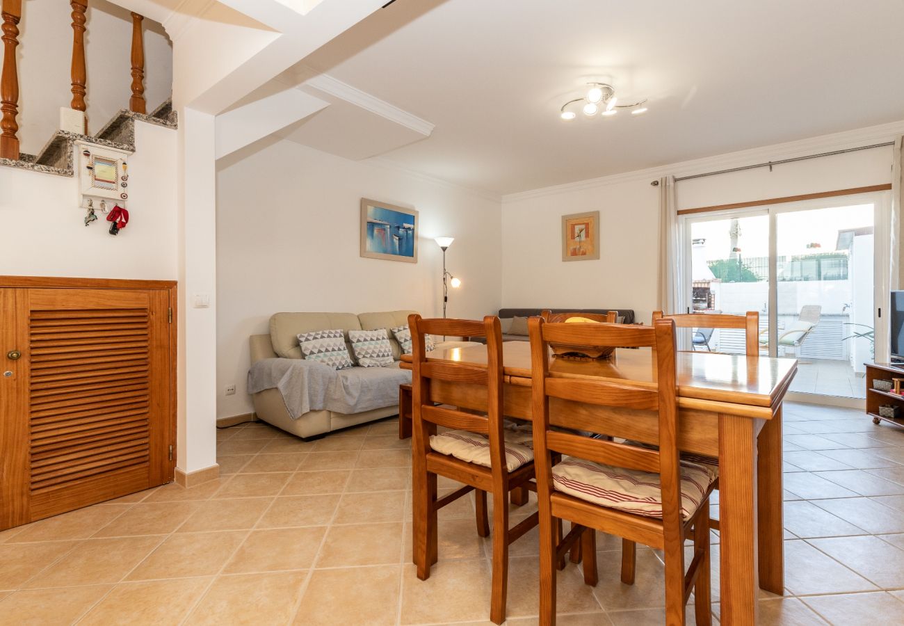 Casa adosada en Manta Rota - Vivienda con aparcamiento privado by AlgarveManta (3V2)