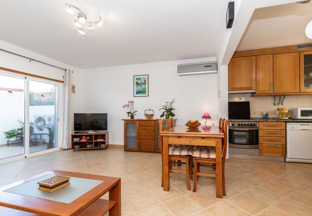 Casa adosada en Manta Rota - Vivienda con aparcamiento privado by AlgarveManta (3V2)