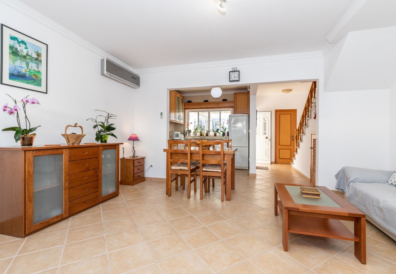 Casa adosada en Manta Rota - Vivienda con aparcamiento privado by AlgarveManta (3V2)