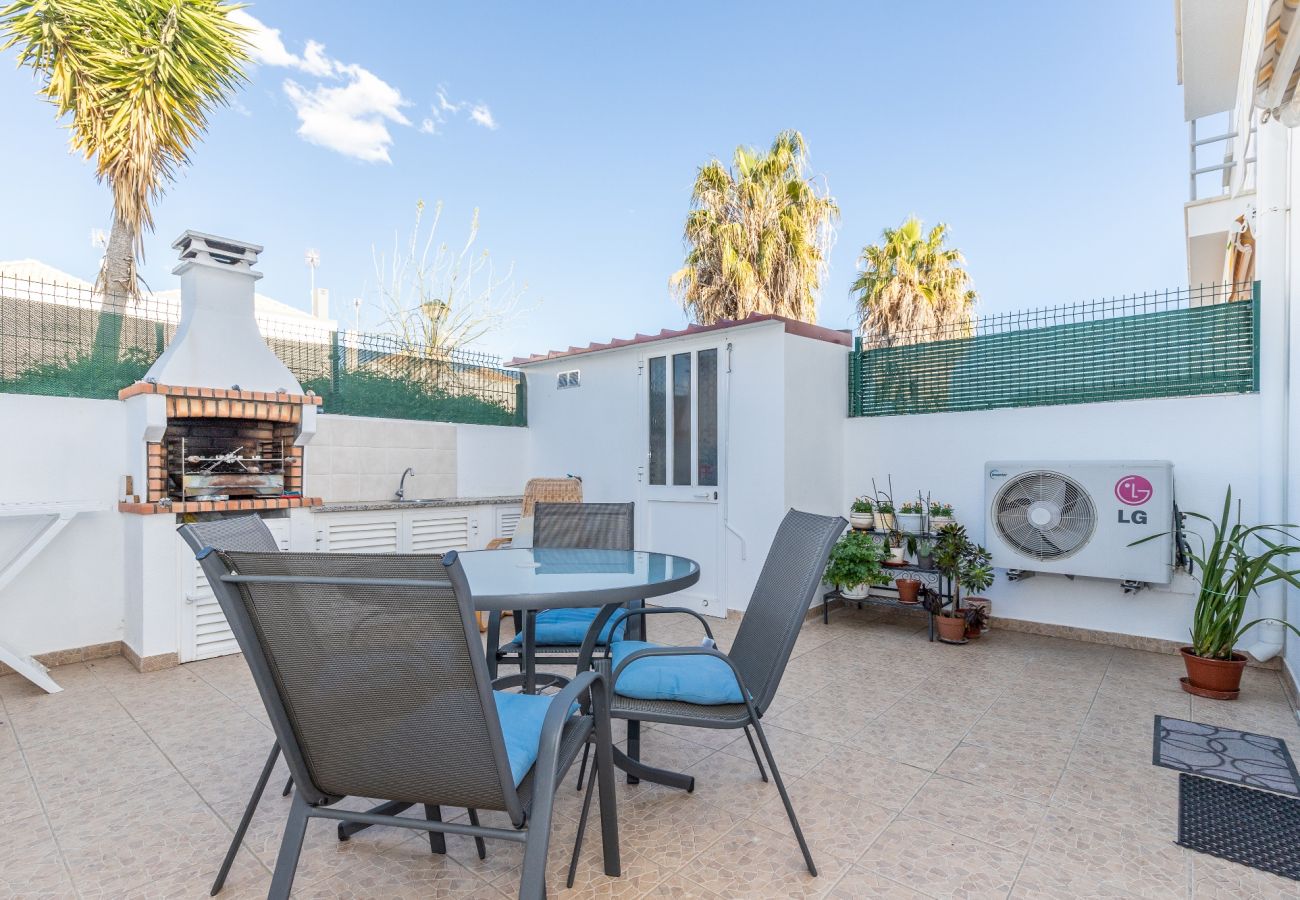 Casa adosada en Manta Rota - Vivienda con aparcamiento privado by AlgarveManta (3V2)