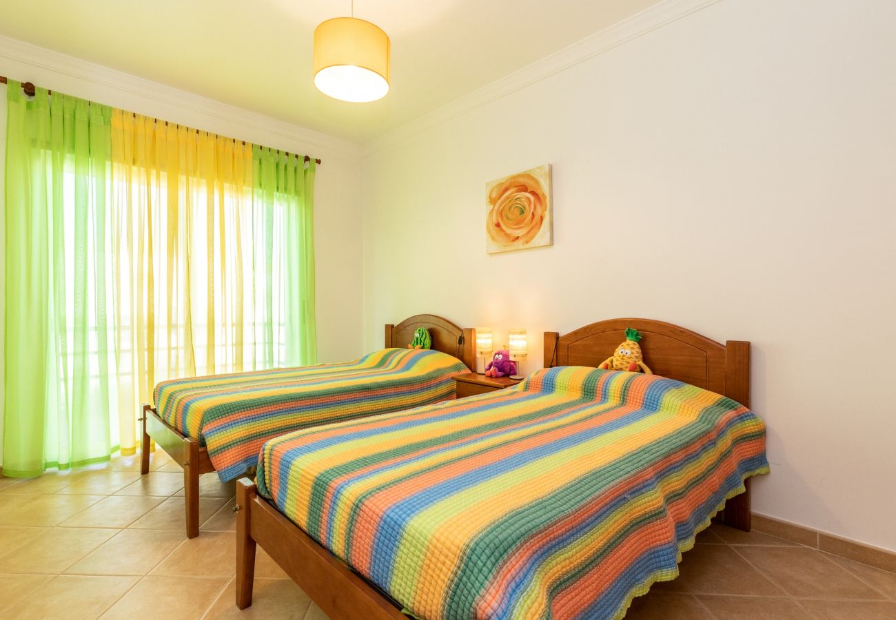 Casa adosada en Manta Rota - Vivienda con aparcamiento privado by AlgarveManta (3V2)