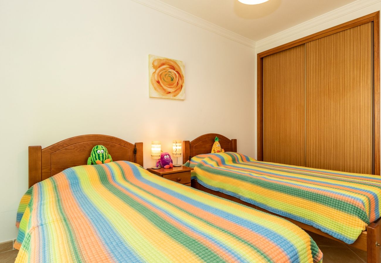 Casa adosada en Manta Rota - Vivienda con aparcamiento privado by AlgarveManta (3V2)