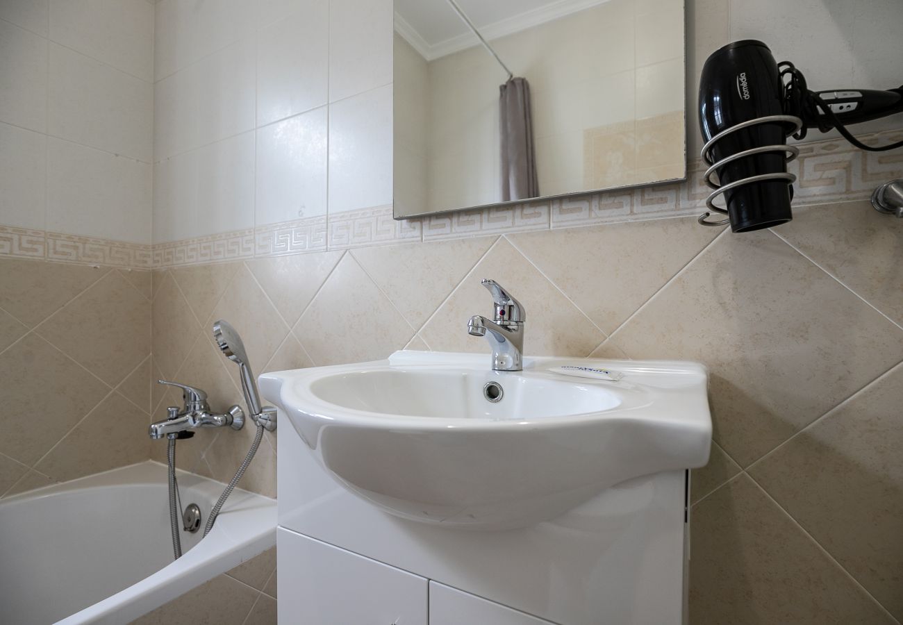 Residencial en Manta Rota - Casa de 2 habitaciones con aparcamiento y patio by AlgarveManta  (4V2)